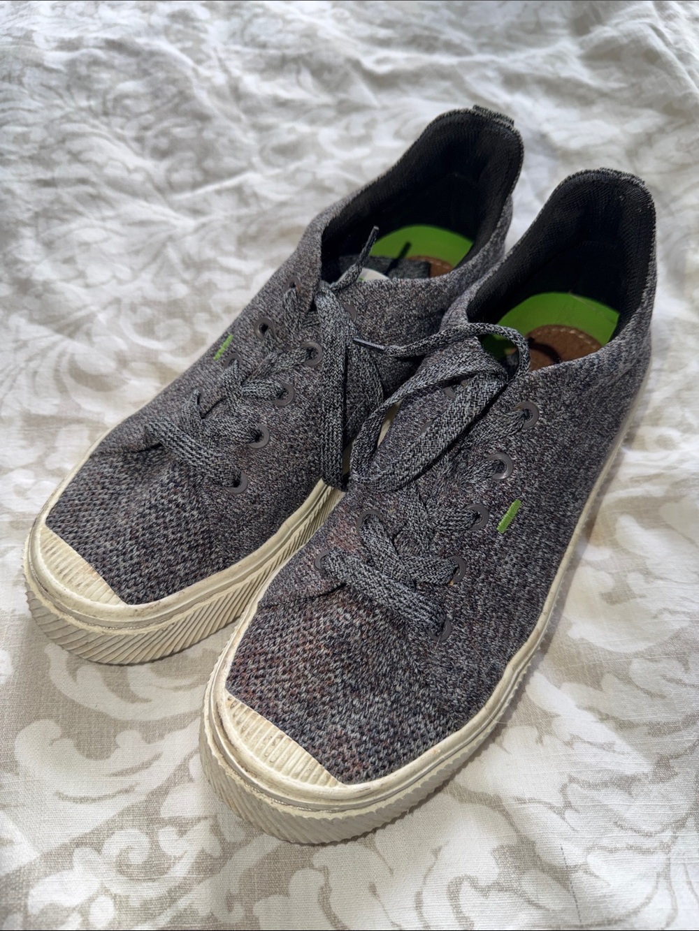 Cariuma Gray Knit Lace-Up Sneakers with Green Accent
